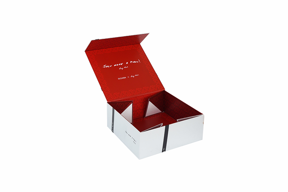 Bright silver paper folding box