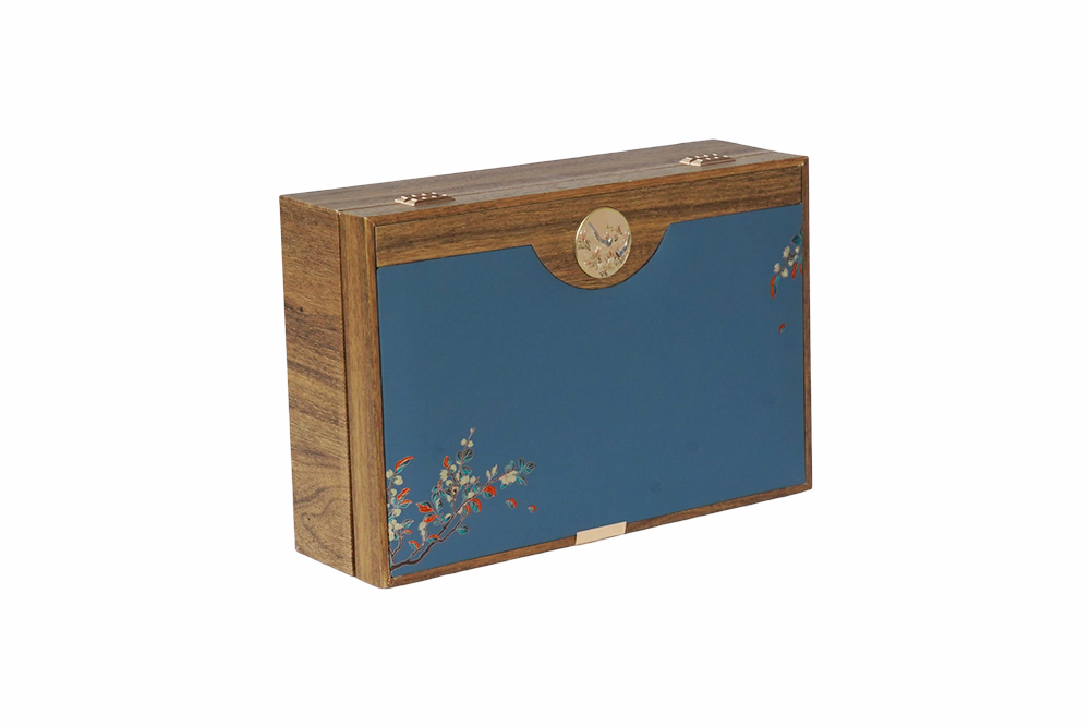 Wooden box