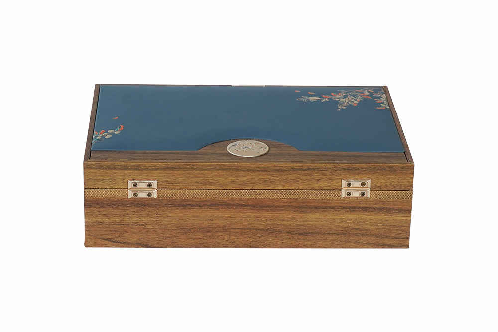 Wooden box