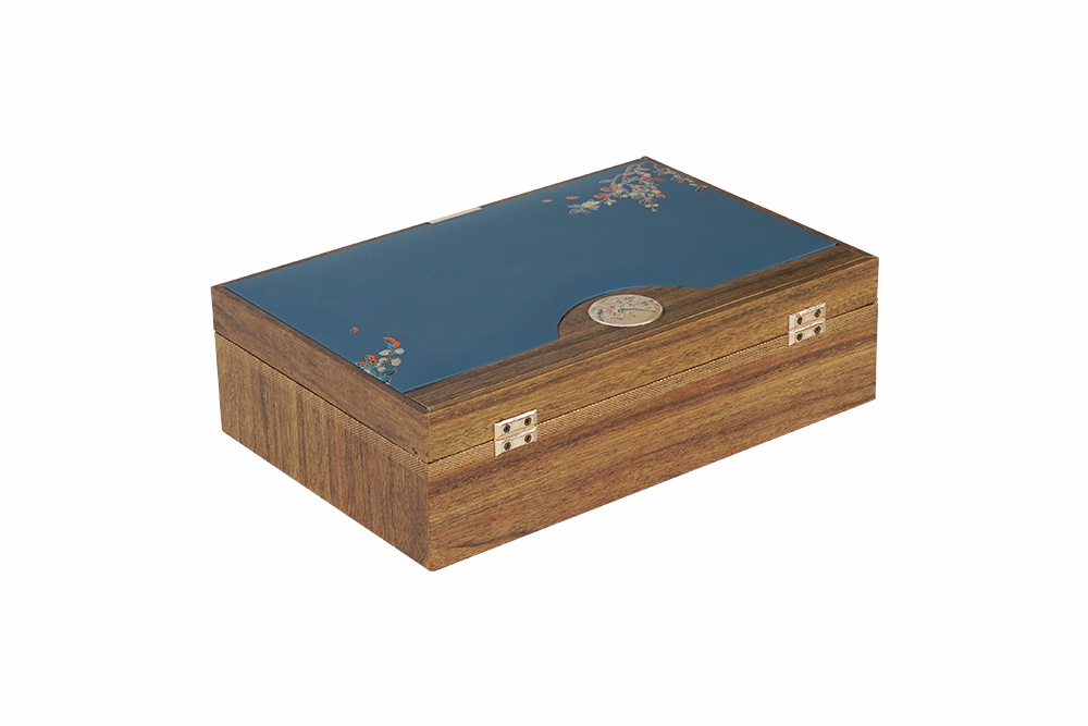Wooden box
